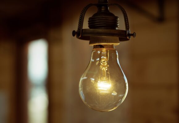 A Timeline of the Light Bulb