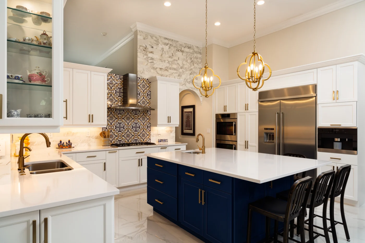 Classic kitchen with decorative pendant lighting