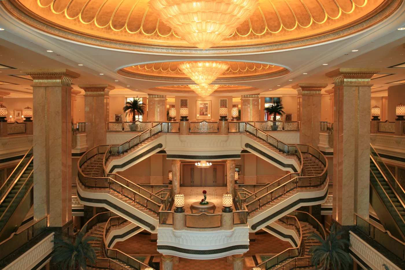 Emirates Palace Hotel, Abu Dhabi.